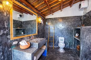 Red Flower Cottages Homestay