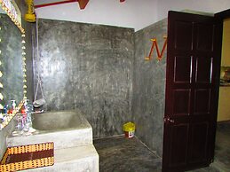 Red Flower Cottages Homestay