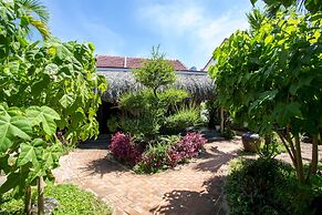 Red Flower Cottages Homestay