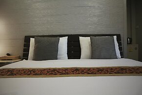 Marina Hut Guest House