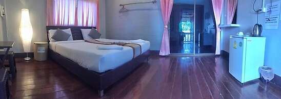 Marina Hut Guest House