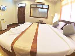 Marina Hut Guest House