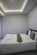 Marina Hut Guest House