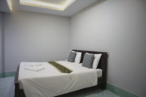 Marina Hut Guest House