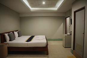 Marina Hut Guest House