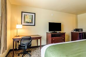 Cobblestone Inn & Suites - Oberlin