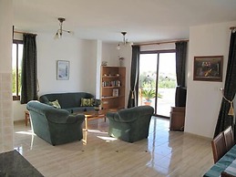 Chriseleni Latchi Villas