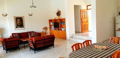 Chriseleni Latchi Villas