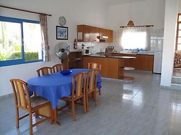 Chriseleni Latchi Villas