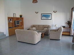 Chriseleni Latchi Villas