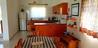 Chriseleni Latchi Villas