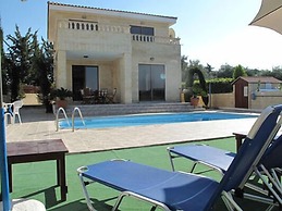 Chriseleni Latchi Villas