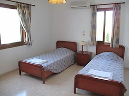 Chriseleni Latchi Villas