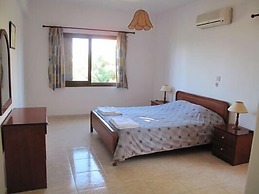 Chriseleni Latchi Villas