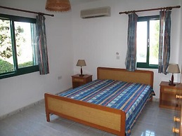 Chriseleni Latchi Villas