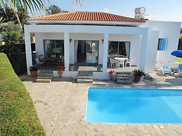 Chriseleni Latchi Villas