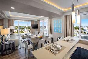 Conrad Fort Lauderdale Beach