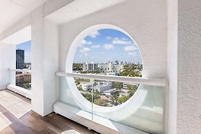 Conrad Fort Lauderdale Beach