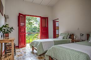 Hacienda Venecia Main House & Coffee Lodge