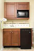 Madeira Park Vacation Suite