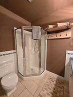 Madeira Park Vacation Suite