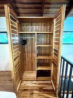 Makanas Beach Bungalows