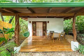 Makanas Beach Bungalows