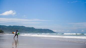 Makanas Beach Bungalows