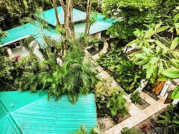 Makanas Beach Bungalows