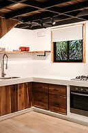 Makanas Beach Bungalows