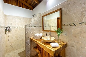 Makanas Beach Bungalows