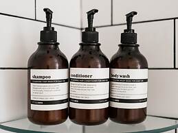 Makanas Beach Bungalows