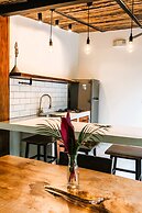 Makanas Beach Bungalows