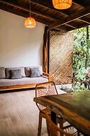 Makanas Beach Bungalows