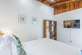 Makanas Beach Bungalows