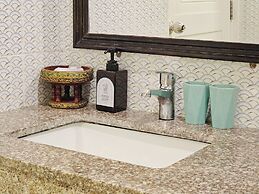 Phaithong Sotel Resort