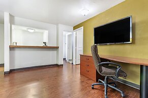 Rose City Inn & Suites