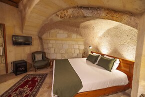 Canyon Cave Hotel
