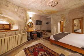 Canyon Cave Hotel