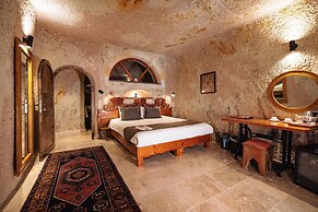 Canyon Cave Hotel