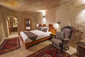 Canyon Cave Hotel