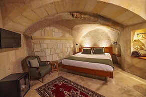 Canyon Cave Hotel