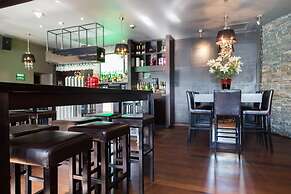 The Racecourse Hotel & Motorlodge