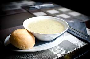 The Racecourse Hotel & Motorlodge