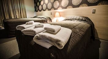 The Racecourse Hotel & Motorlodge