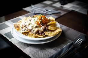 The Racecourse Hotel & Motorlodge