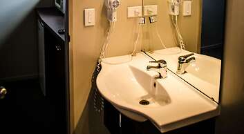 The Racecourse Hotel & Motorlodge