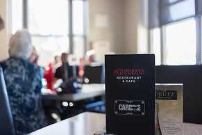 The Racecourse Hotel & Motorlodge