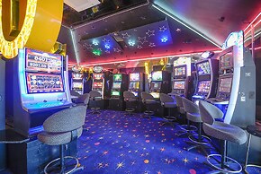 The Racecourse Hotel & Motorlodge