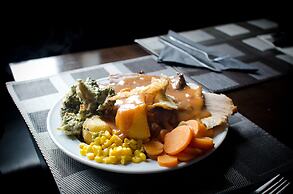 The Racecourse Hotel & Motorlodge